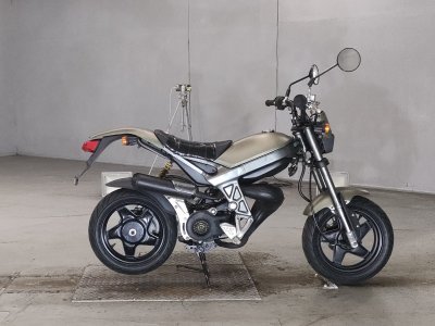 Suzuki STREET MAGIC 50