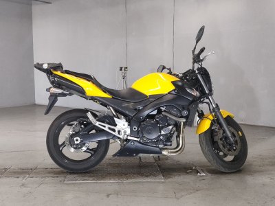 Suzuki GSR400 2013