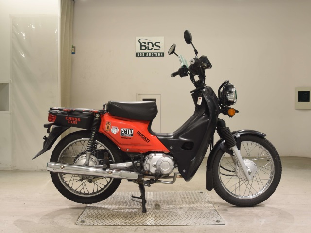 Honda CC110 CROSSCUB 2016