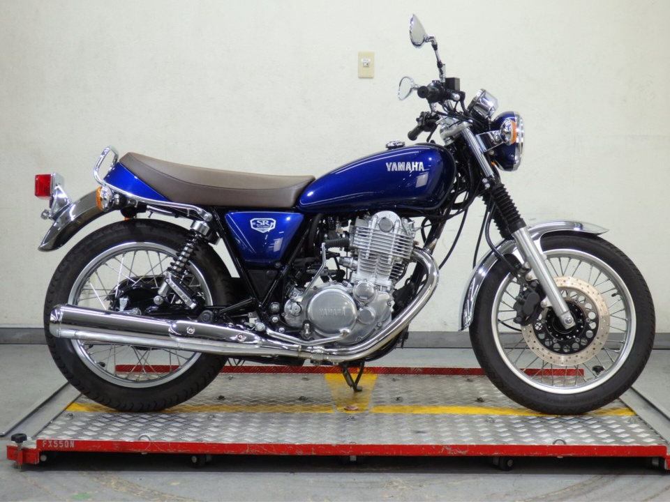 Yamaha SR400 2021