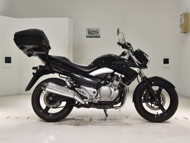 Suzuki GSR250