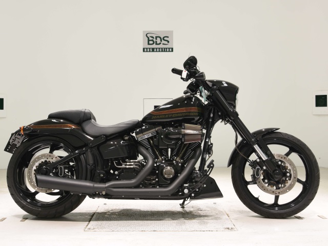 HD BREAKOUT FXSB1800 2016