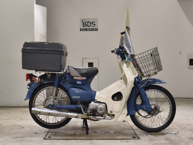 Honda C50 2002