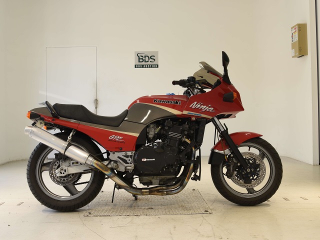 Kawasaki GPZ900R 2001