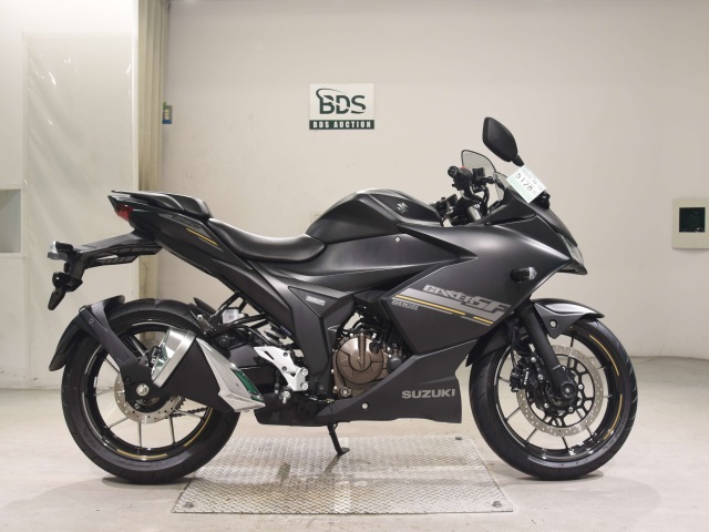 Suzuki GIXXER250SF