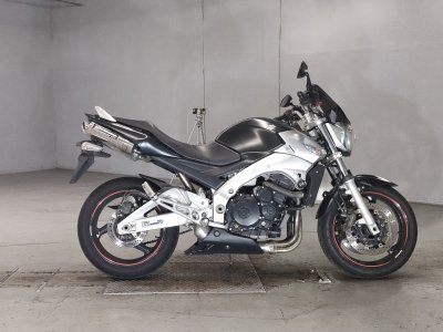 Suzuki GSR400 2008