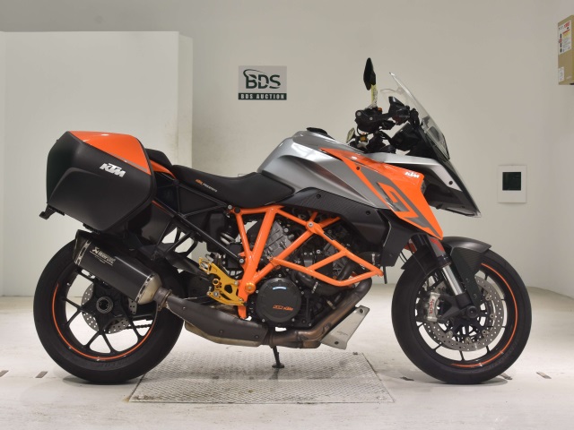 KTM 1290 SUPERDUKE GT 2016