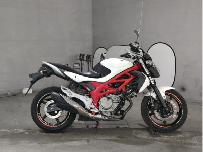 Suzuki GLADIUS SFV650