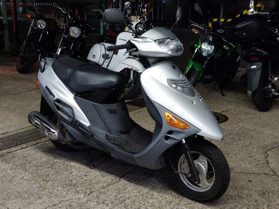 Suzuki VECSTAR 125