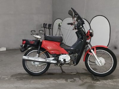 Honda CC110 CROSSCUB 2016