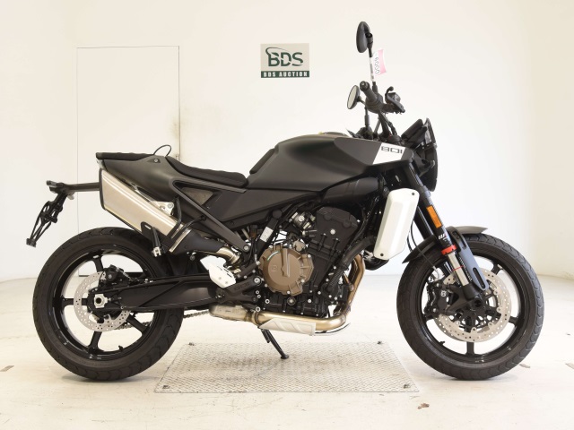 Husqvarna SVARTPILEN 801 2024