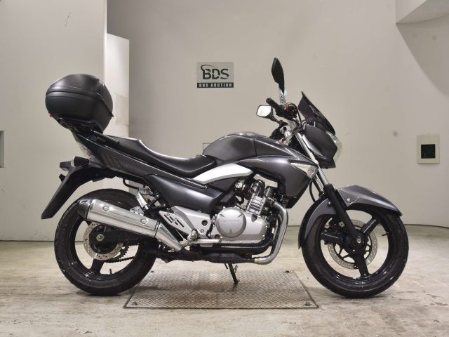 Suzuki GSR250