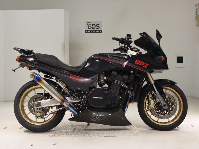 Kawasaki GPZ900R 1988