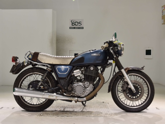 Yamaha SR400 2020