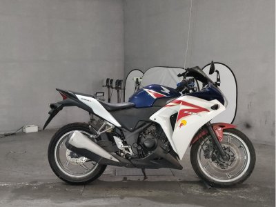 Honda CBR250R 2011