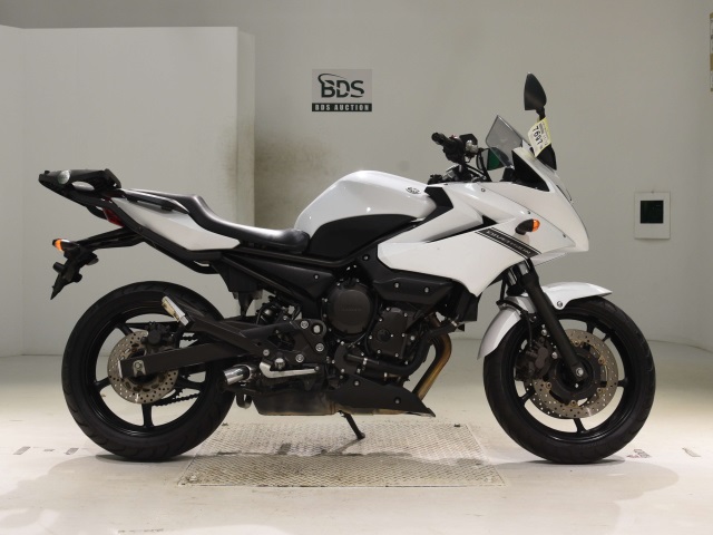 Yamaha XJ6 DIVERSION 2012