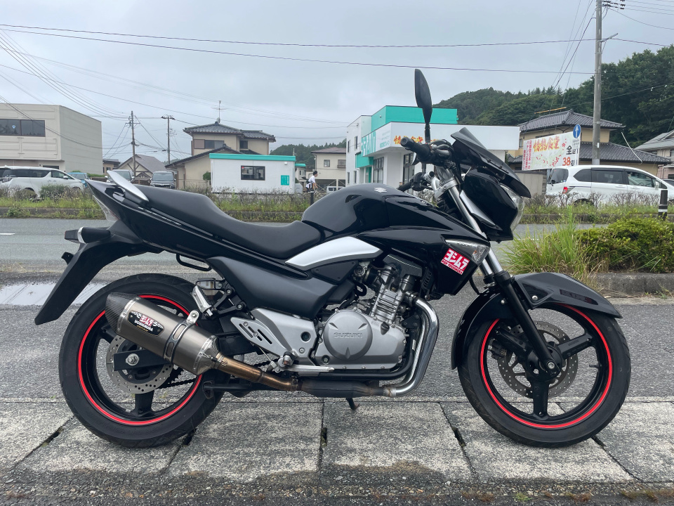 Suzuki GSR250