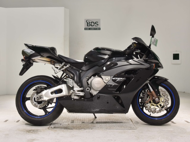Honda CBR1000RR 2004