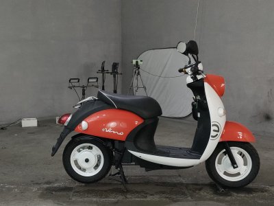 Yamaha E-VINO 2015