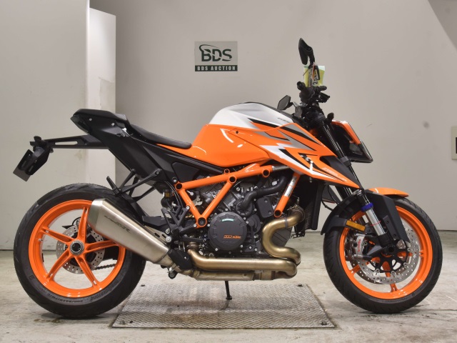 KTM 1290 SUPERDUKE R 2024