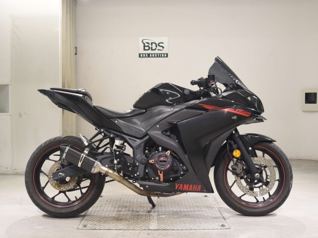 Yamaha YZF-R25 2016