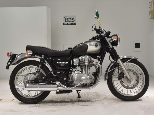 Kawasaki W800 2011
