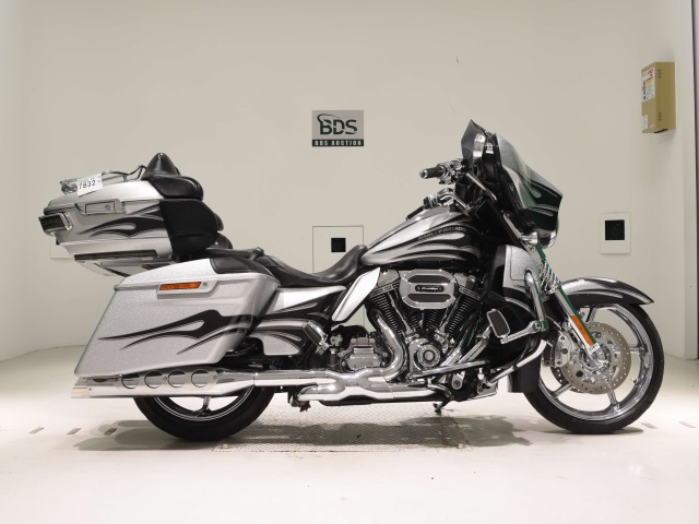 HD STREET GLIDE FLHXSE1800 2014