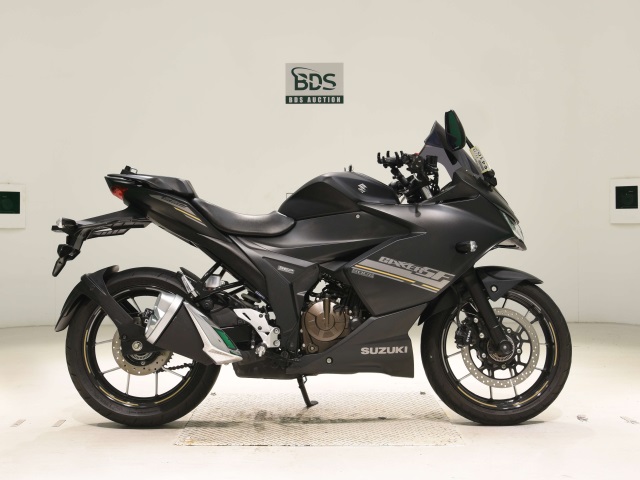 Suzuki GIXXER250SF