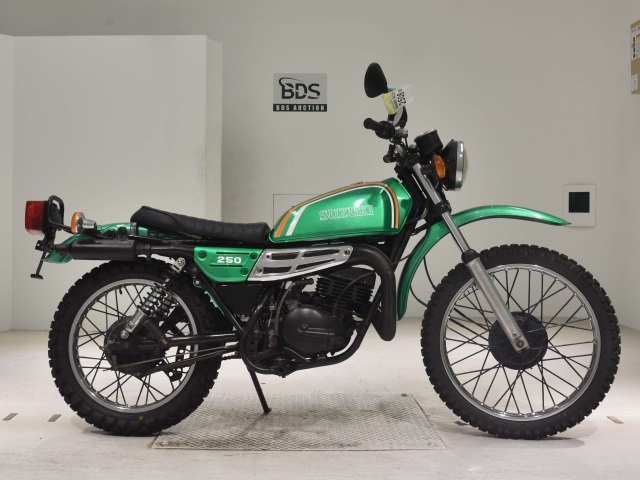 Suzuki TS250