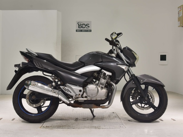 Suzuki GSR250