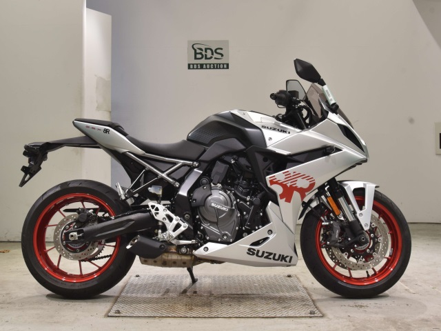 Suzuki GSX-8R 2024