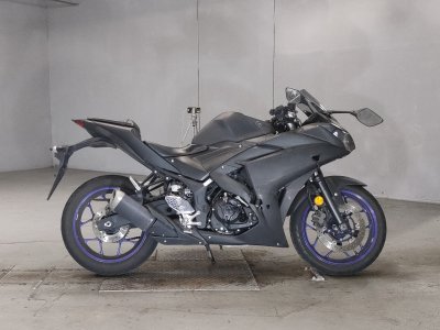 Yamaha YZF-R25 2015