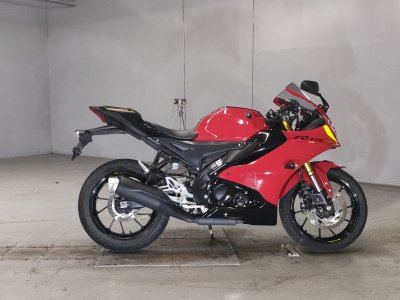 Yamaha YZF-R15 2022