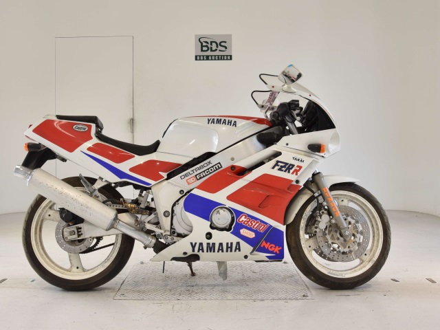Yamaha FZR400RR