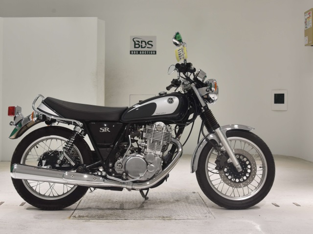 Yamaha SR400 2021