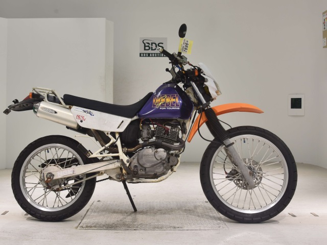 Suzuki DJEBEL125