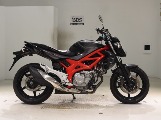 Suzuki GLADIUS SFV650 2014