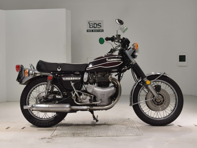 Kawasaki W3 1974