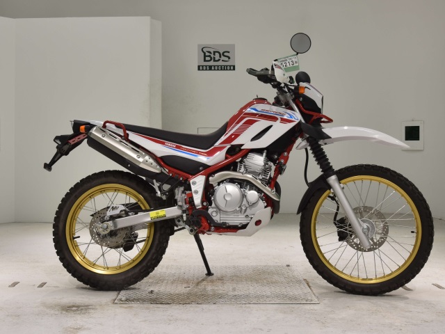 Yamaha SEROW XT250 2021