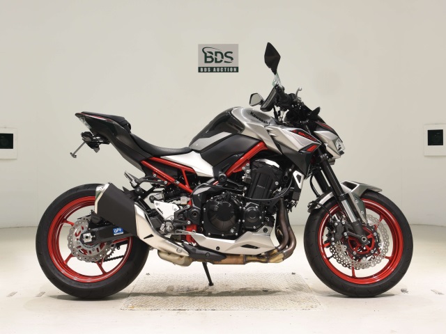 Kawasaki Z900 2023