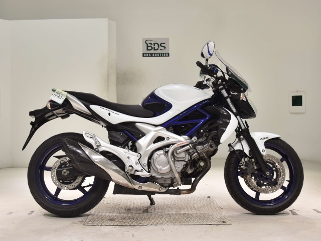 Suzuki GLADIUS SFV400 2010