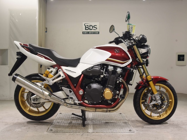 Honda CB1300SF 2023