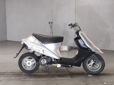 Suzuki ADDRESS V100