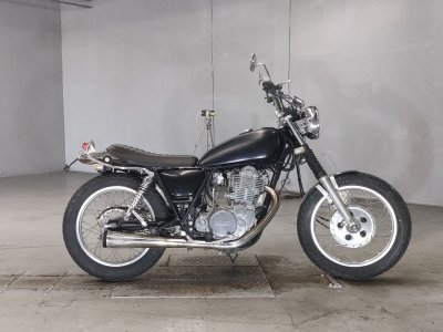 Yamaha SR400