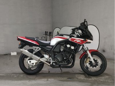 Yamaha FZ400 1997