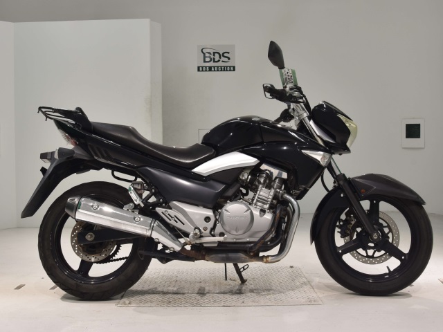 Suzuki GSR250