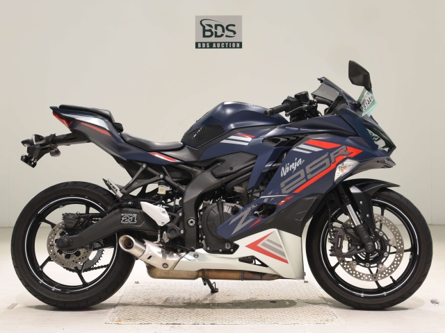 Kawasaki NINJA ZX-25R KRT 2022