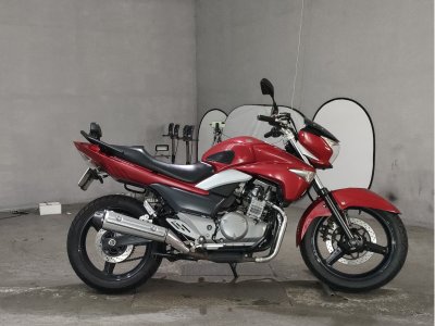 Suzuki GSR250