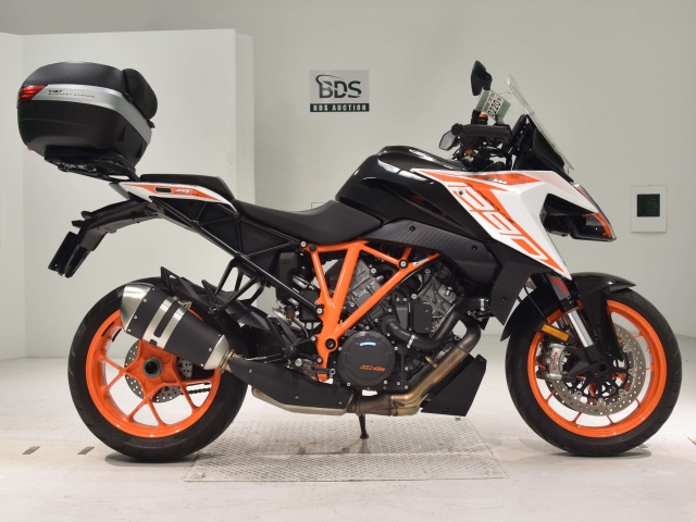 KTM 1290 SUPERDUKE GT 2019