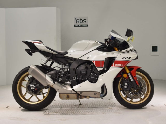 Yamaha YZF-R1 2022